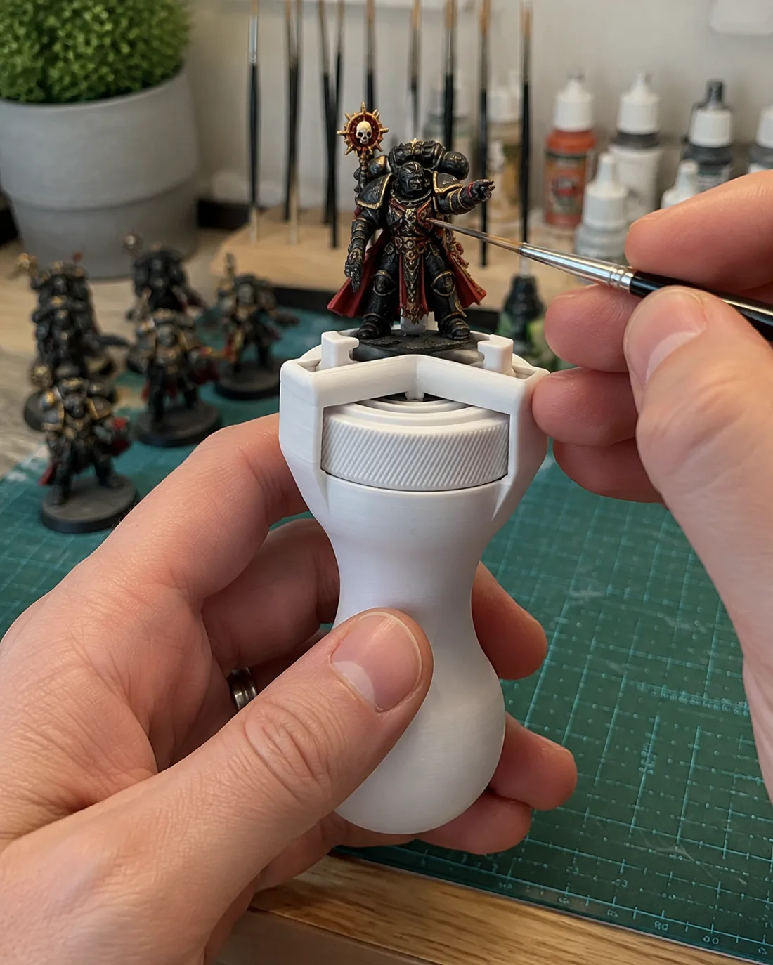 Poignée ergonomique de peinture imprimée en 3D